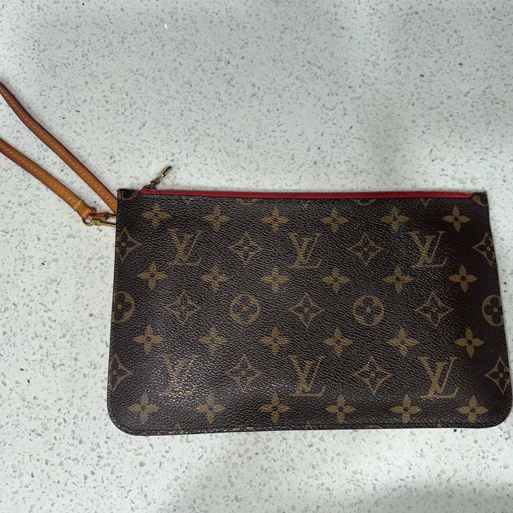LV Neverfull MM Bag - Picture 15 of 16